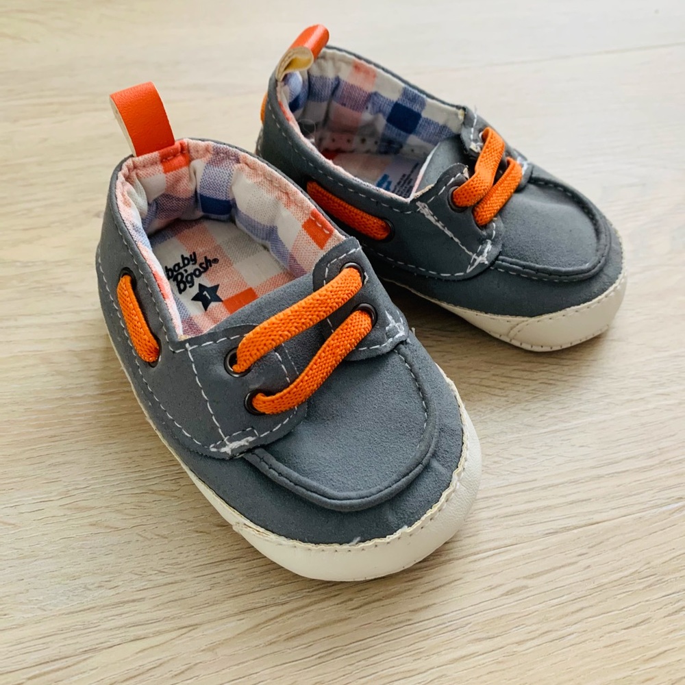 Sweet Oshkosh Infant Shoes 👟